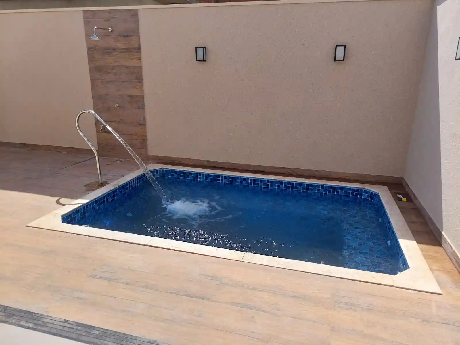 Casa de Condomínio com 3 quartos à venda, 253m² — foto 1 de 18