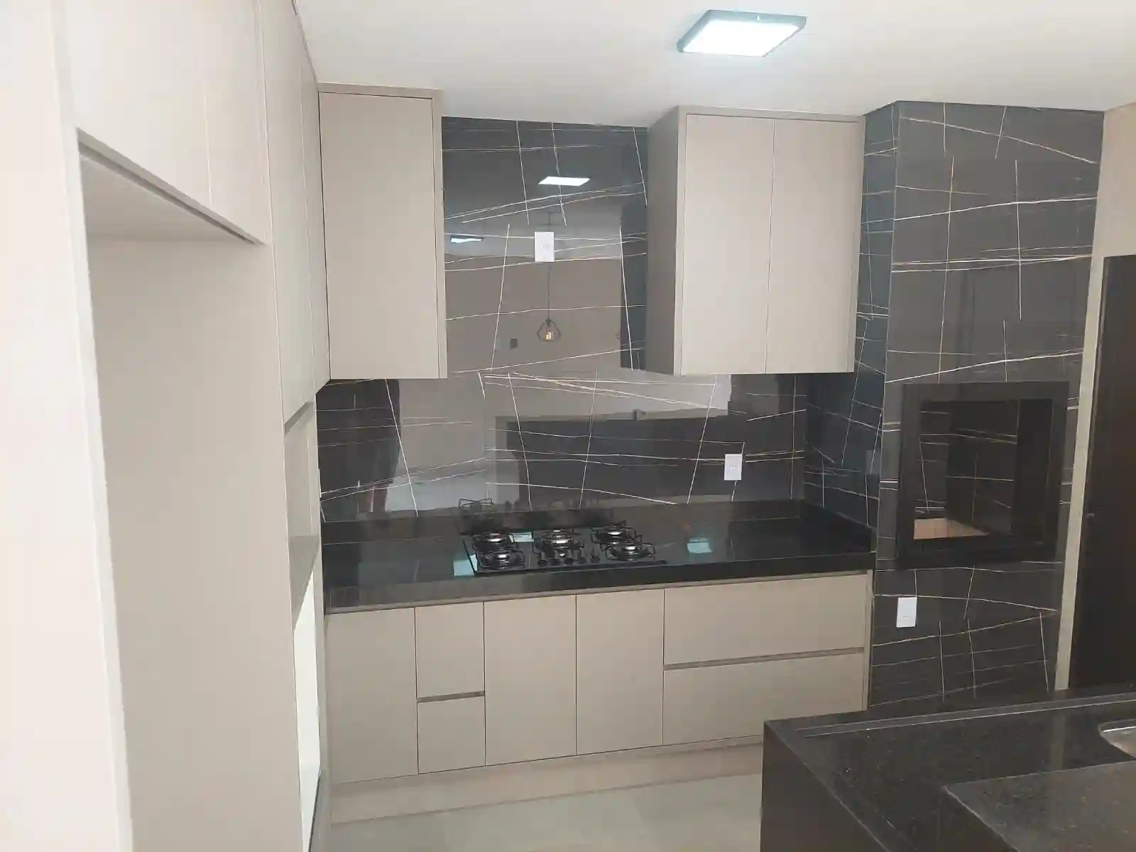 Casa de Condomínio com 3 quartos à venda, 253m² — foto 10 de 18