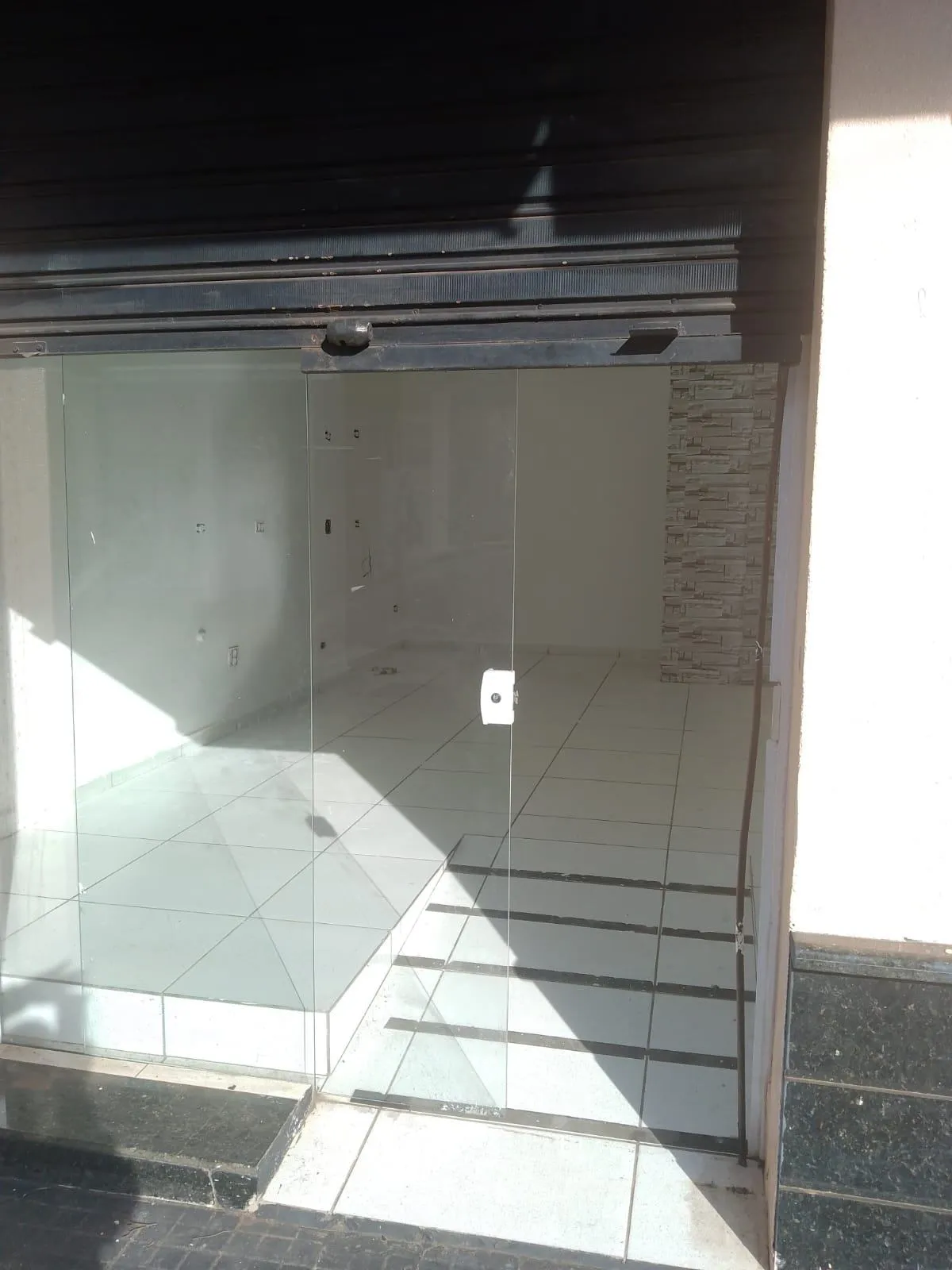 Loja / Salão / Ponto Comercial para aluguel, 30m² — foto 2 de 6