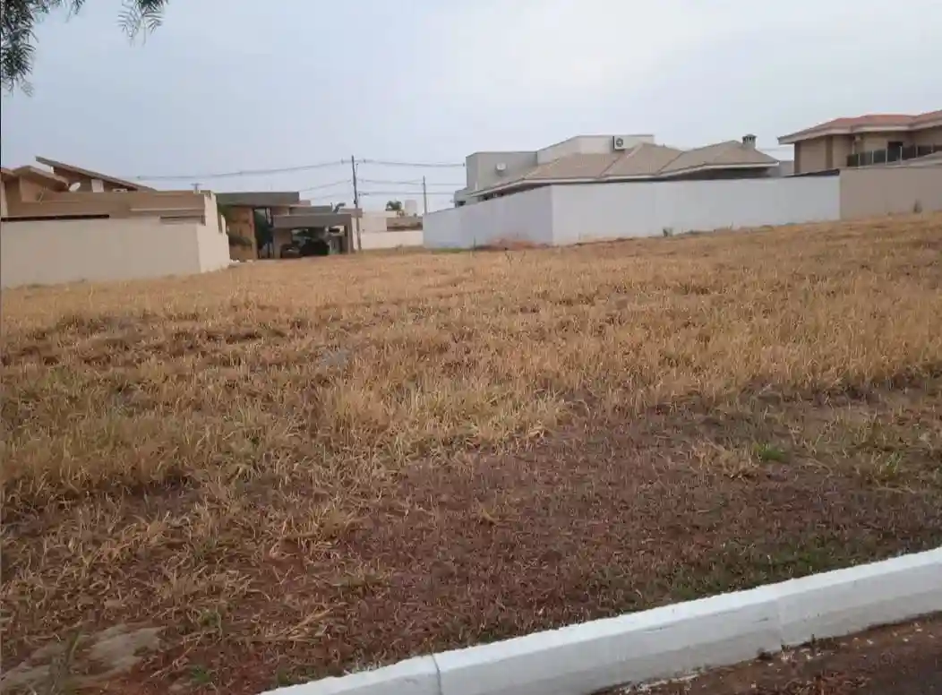 Terreno / Lote / Condomínio  à venda, 450m² — foto 3 de 4