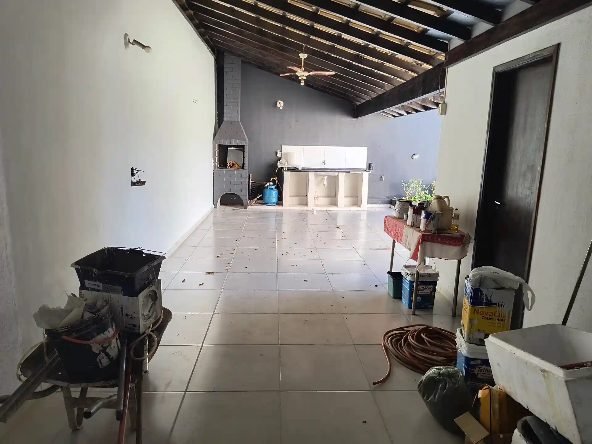 Casa com 3 quartos à venda, 250m² — foto 1 de 17