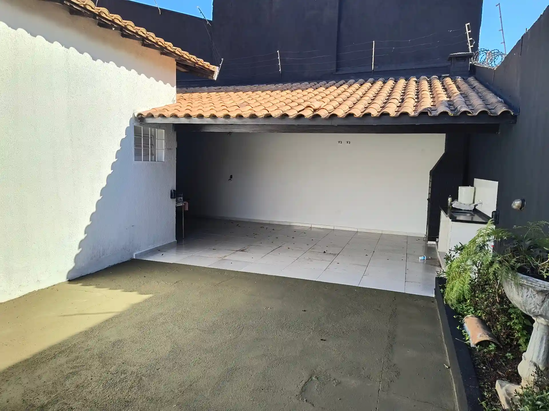 Casa com 3 quartos à venda, 250m² — foto 2 de 17