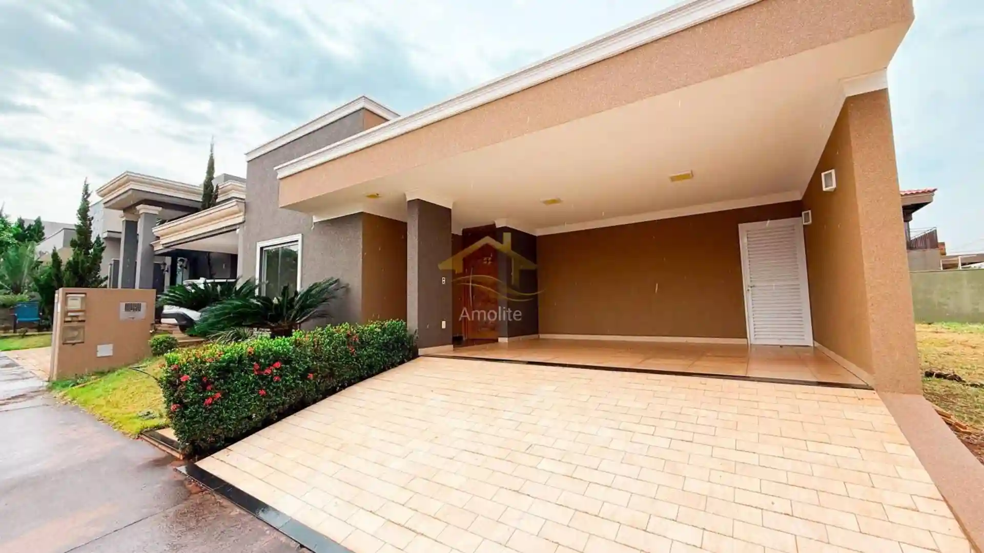 Casa de Condomínio com 3 quartos à venda, 170m² — foto 2 de 23