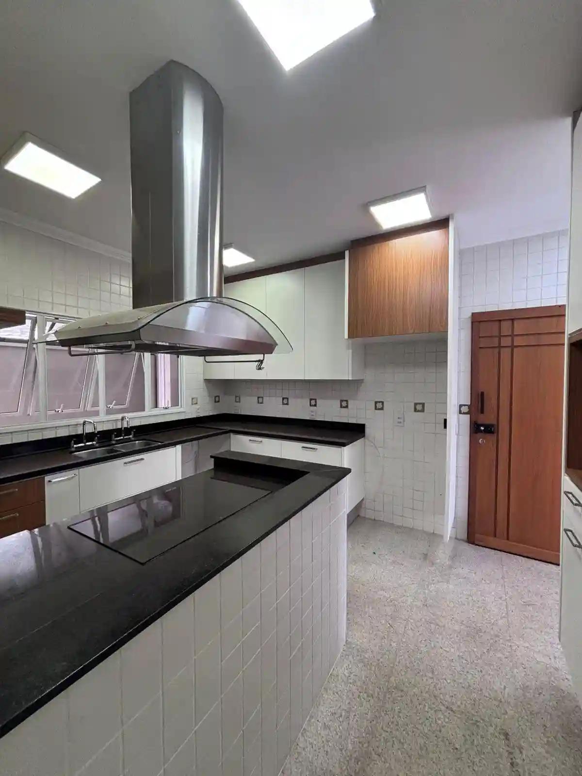 Casa de Condomínio com 3 quartos à venda, 415m² — foto 28 de 33