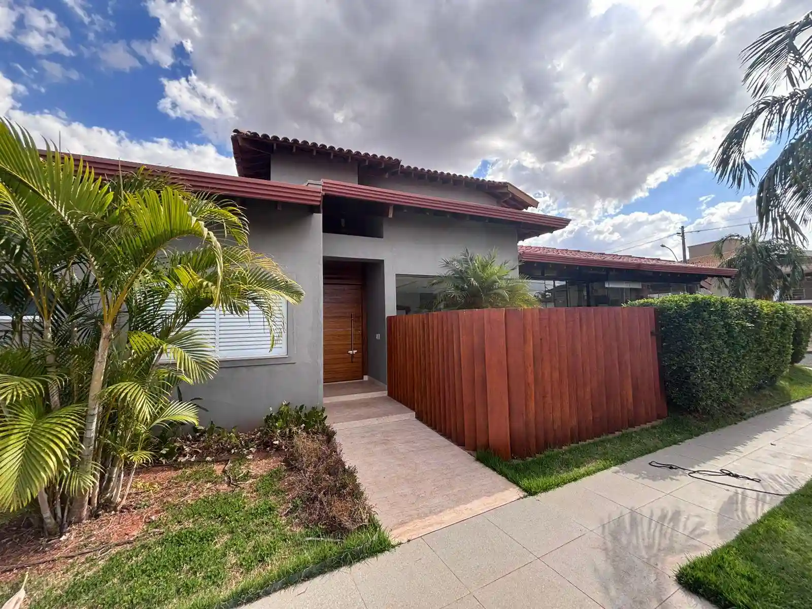 Casa de Condomínio com 3 quartos à venda, 415m² — foto 1 de 33