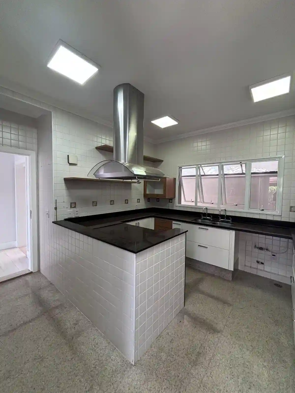 Casa de Condomínio com 3 quartos à venda, 415m² — foto 31 de 33