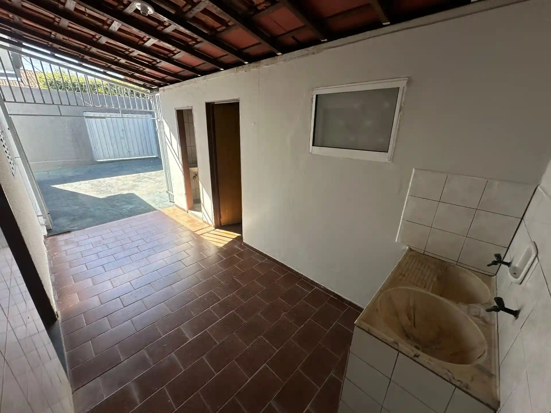 Casa com 3 quartos à venda, 123m² — foto 2 de 16