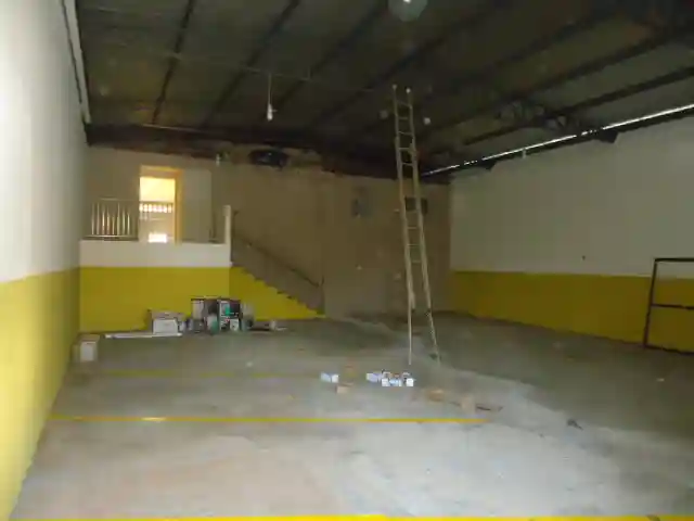 Loja / Salão / Ponto Comercial para aluguel — foto 24 de 25