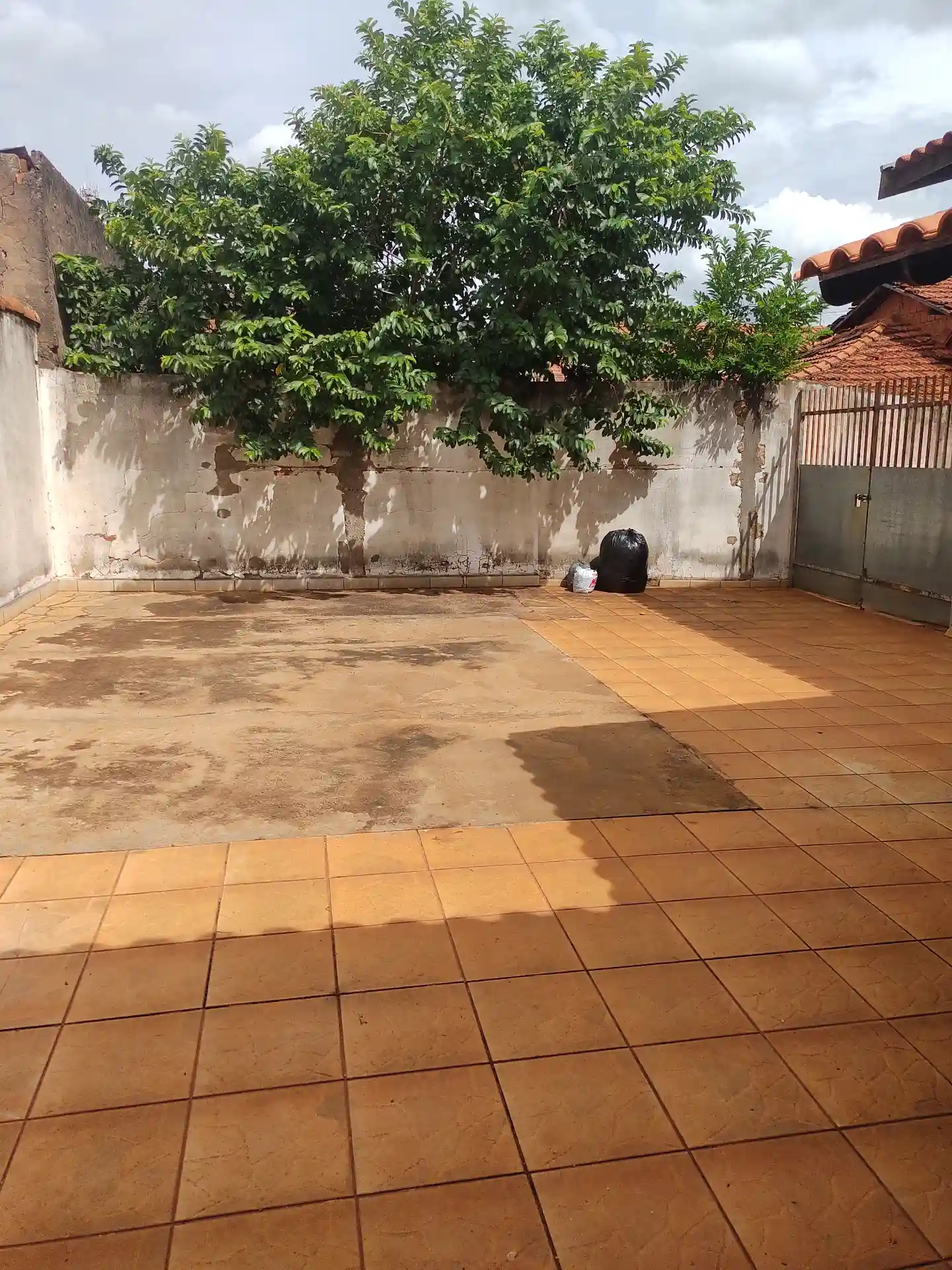 Casa com 3 quartos à venda, 9765m² — foto 1 de 3