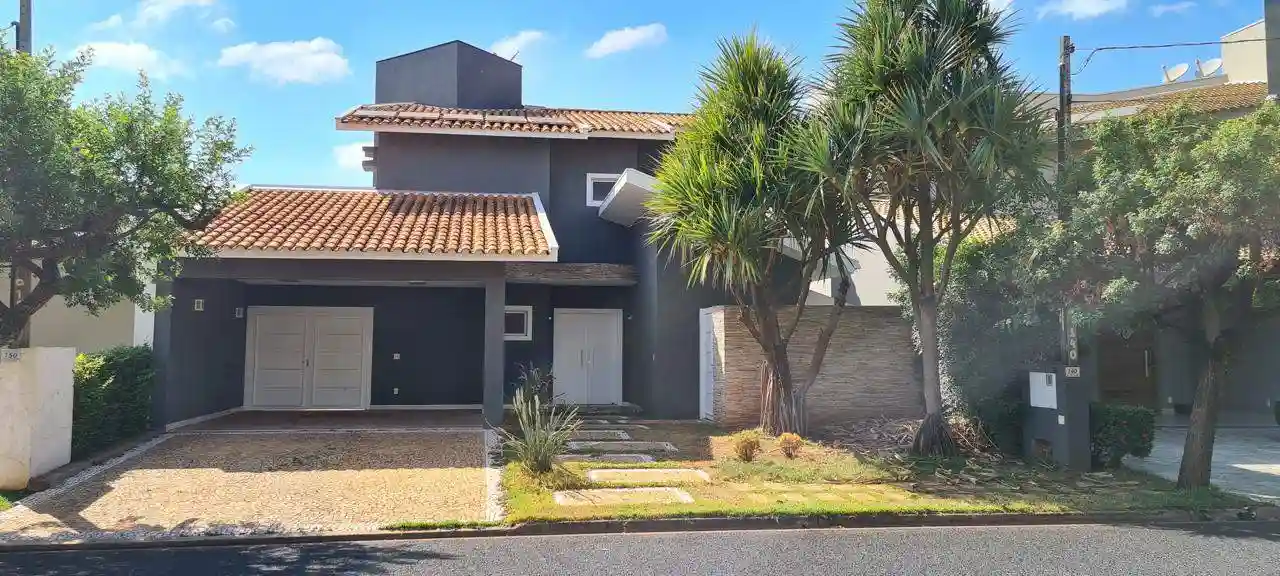 Casa de Condomínio com 3 quartos à venda, 240m² — foto 1 de 7