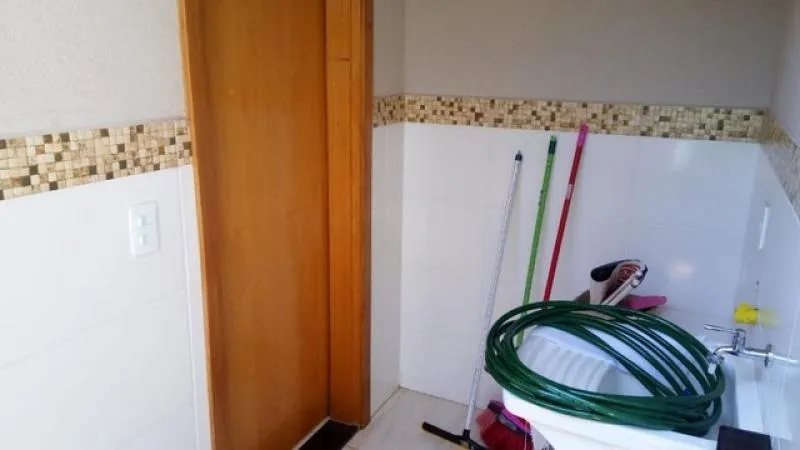 Casa à venda — foto 3 de 3