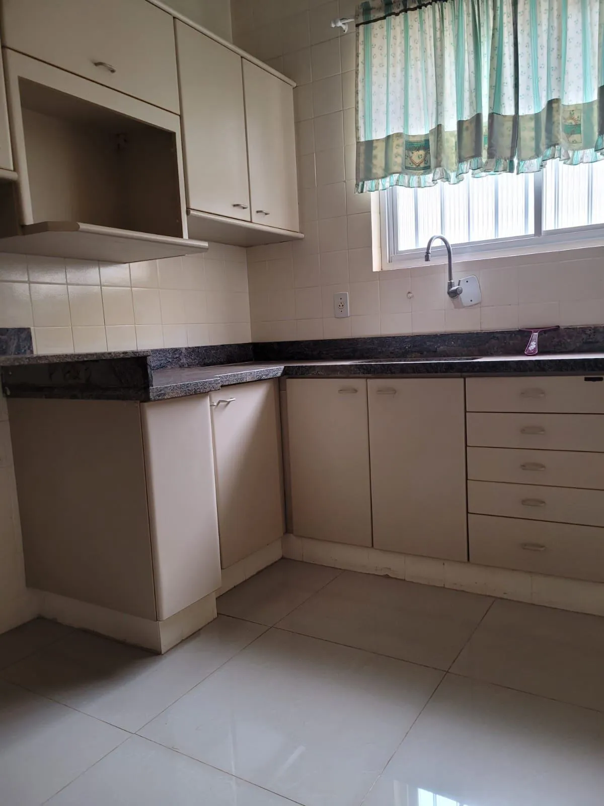 Apartamento com 3 quartos à venda, 140m² — foto 2 de 27