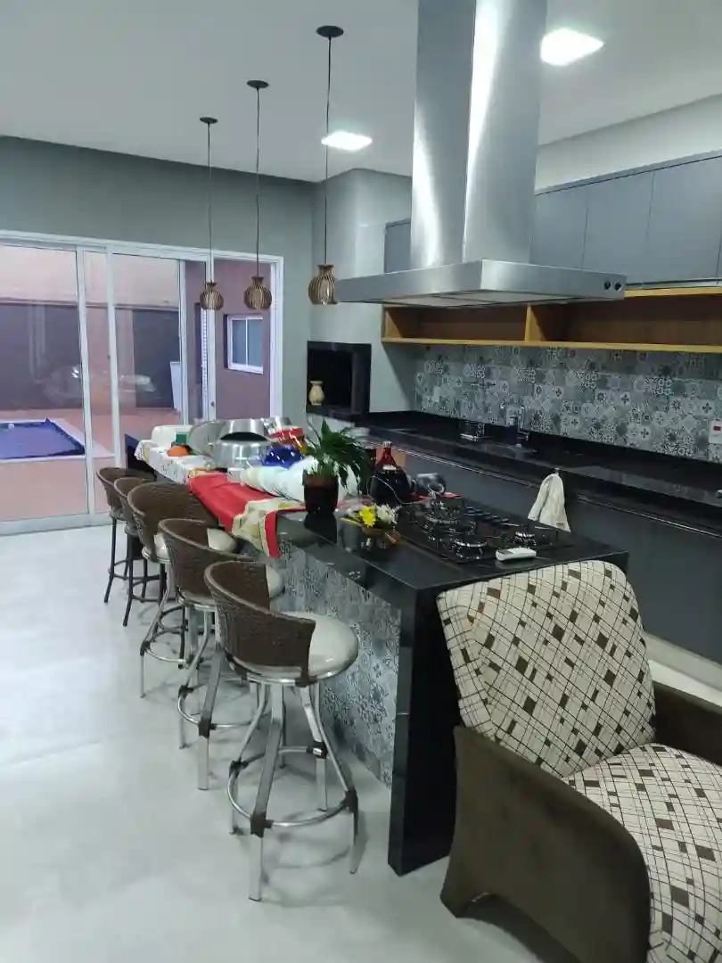 Casa de Condomínio com 3 quartos à venda, 360m² — foto 3 de 11