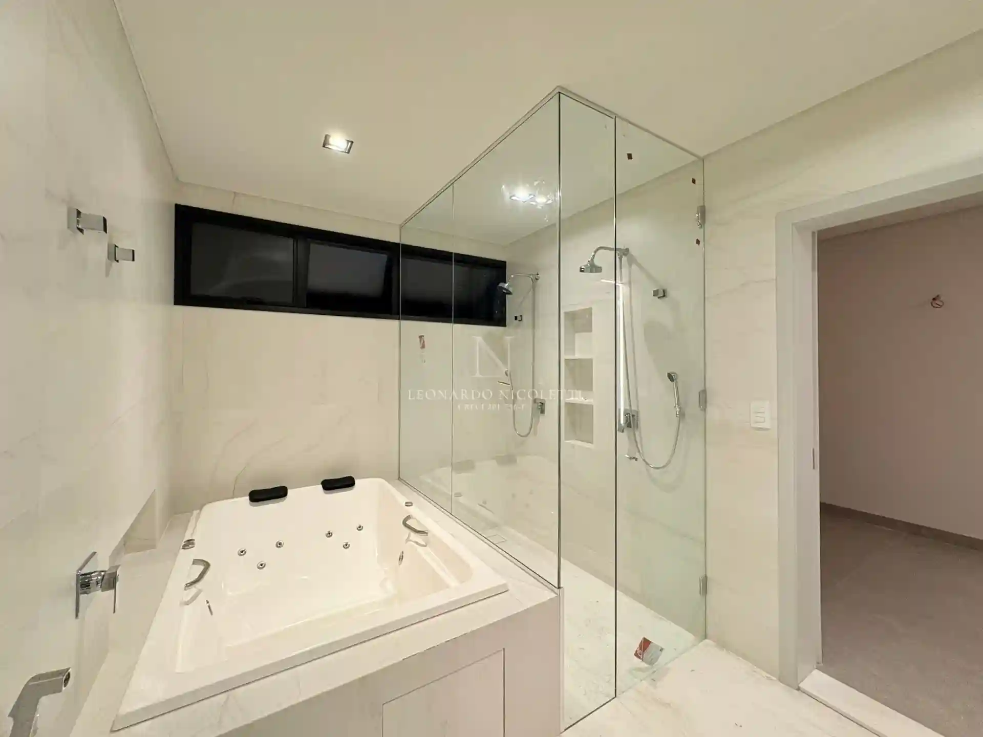 Casa de Condomínio com 3 quartos à venda, 409m² — foto 16 de 23