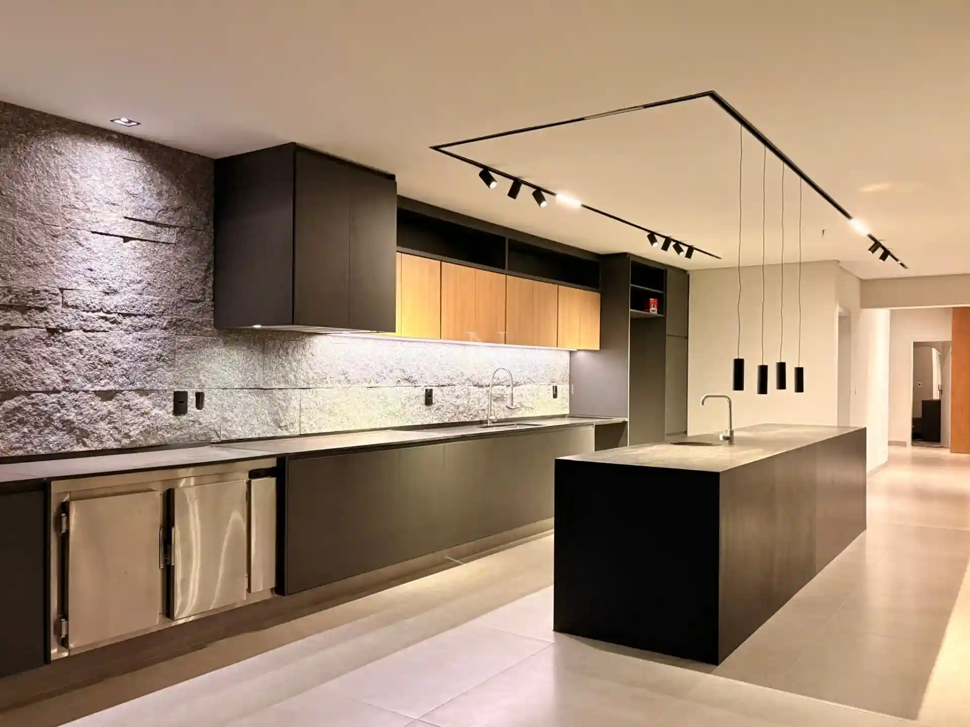 Casa de Condomínio com 3 quartos à venda, 409m² — foto 3 de 23