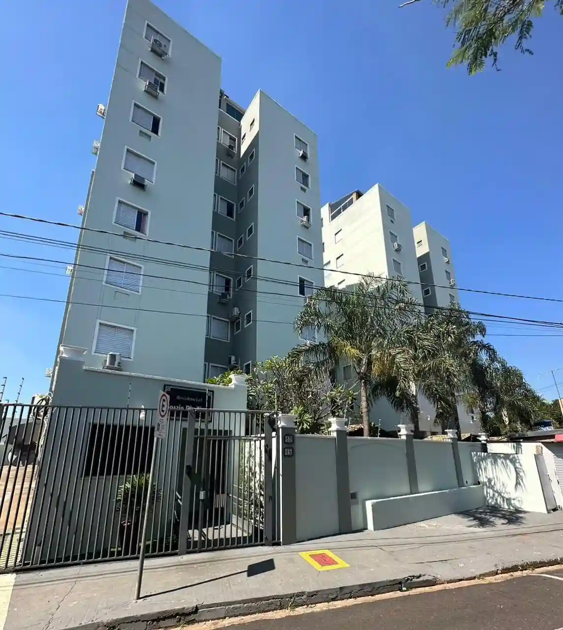 Apartamento com 3 quartos à venda, 150m² — foto 2 de 4