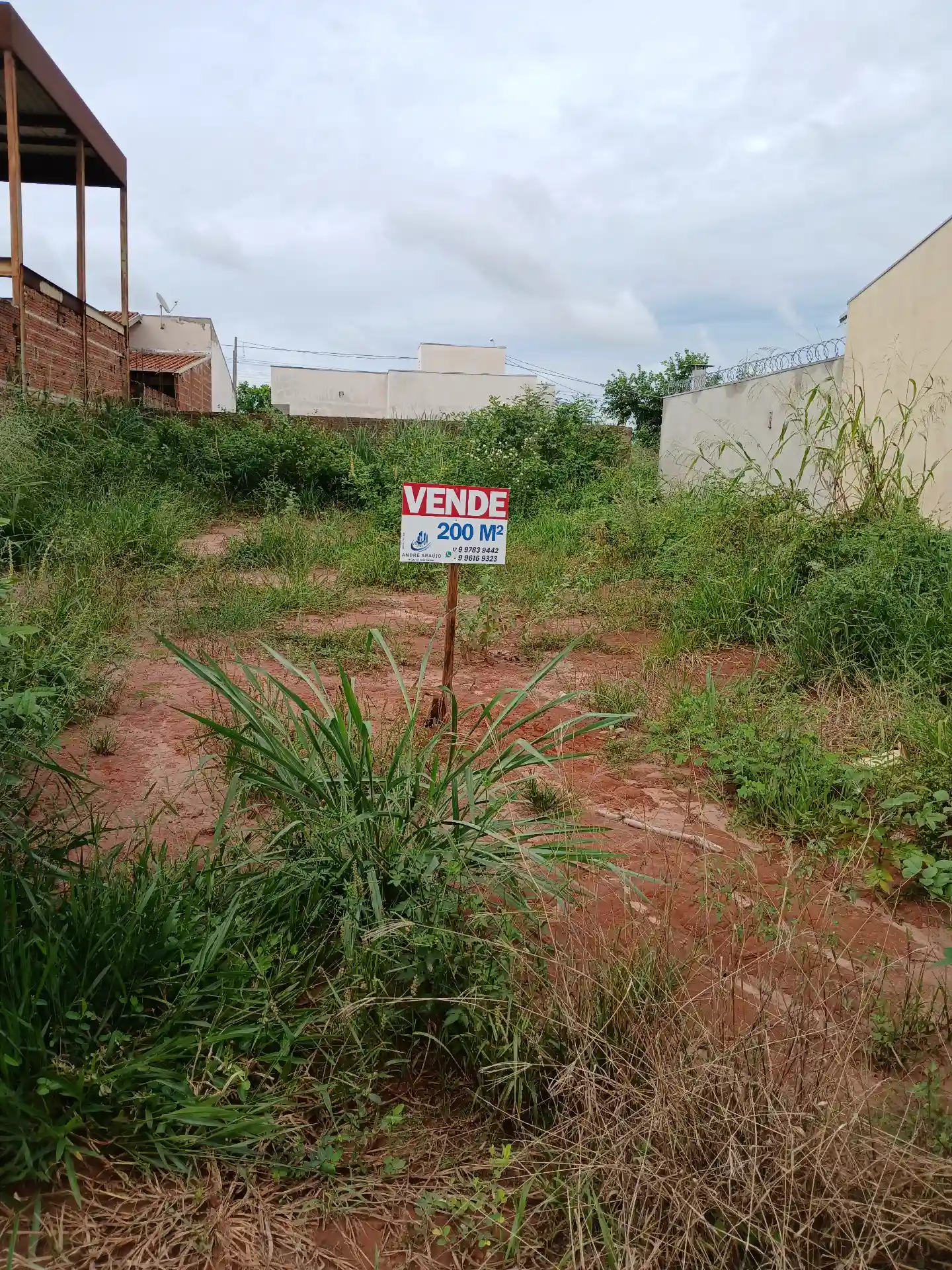 Terreno / Lote / Condomínio  à venda, 220m² — foto 1 de 8