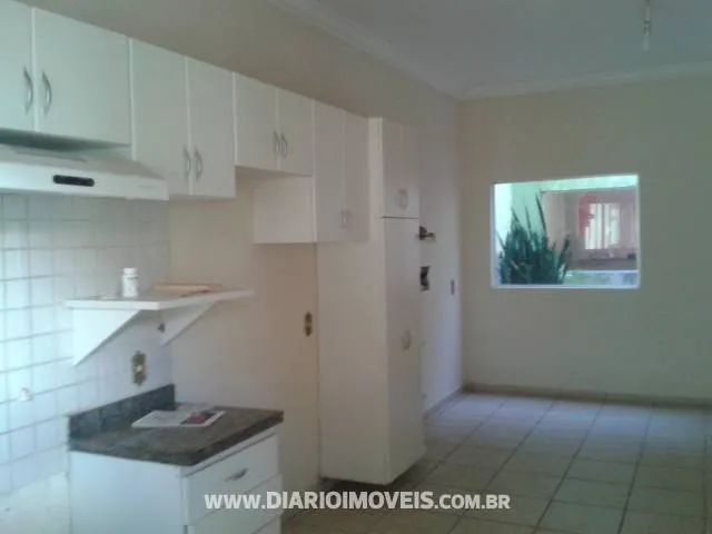Casa à venda — foto 2 de 3