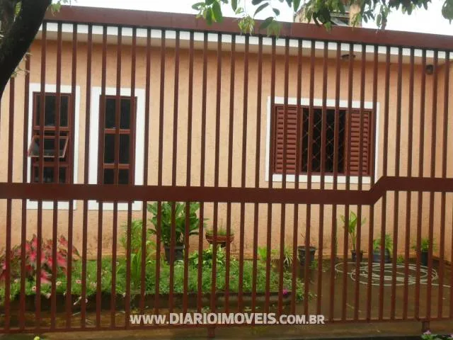 Casa à venda — foto 2 de 2