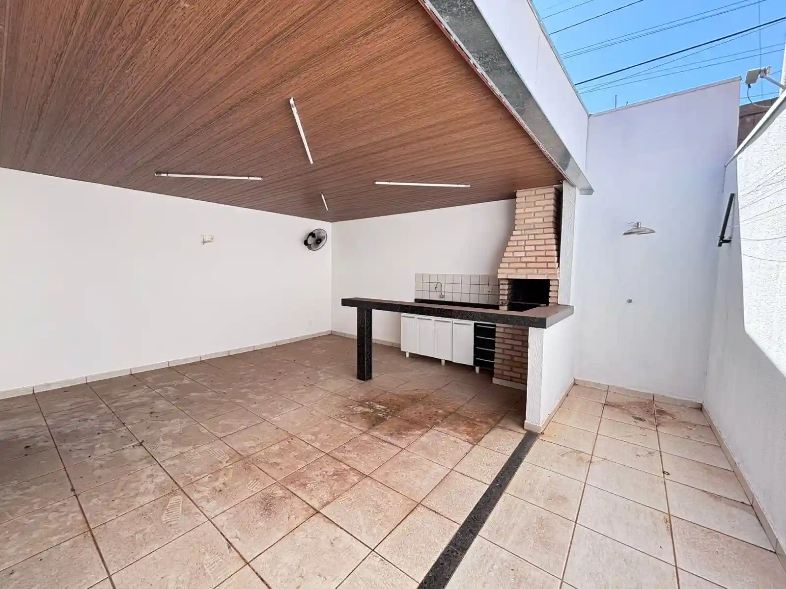 Casa de Condomínio com 3 quartos à venda, 10m² — foto 3 de 11