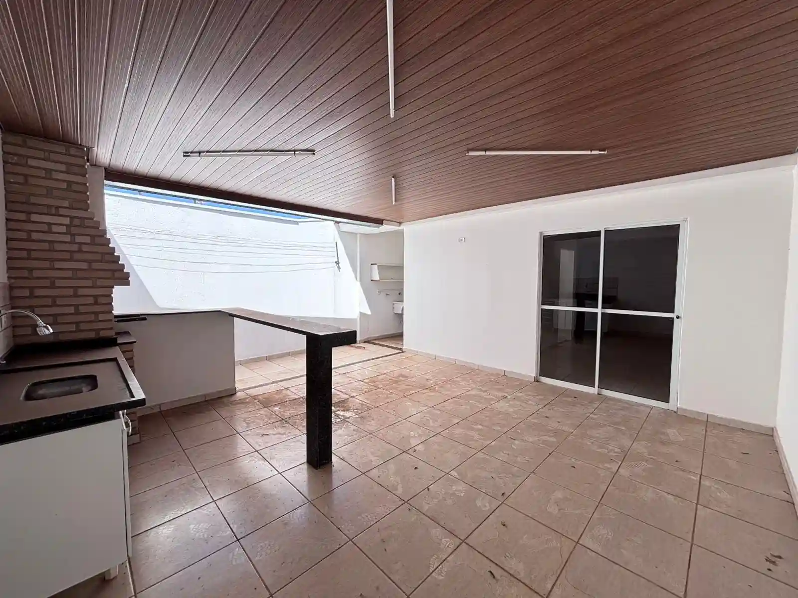 Casa de Condomínio com 3 quartos à venda, 10m² — foto 1 de 11