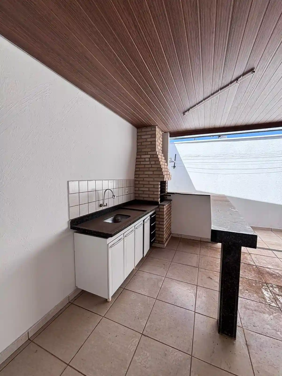 Casa de Condomínio com 3 quartos à venda, 10m² — foto 2 de 11