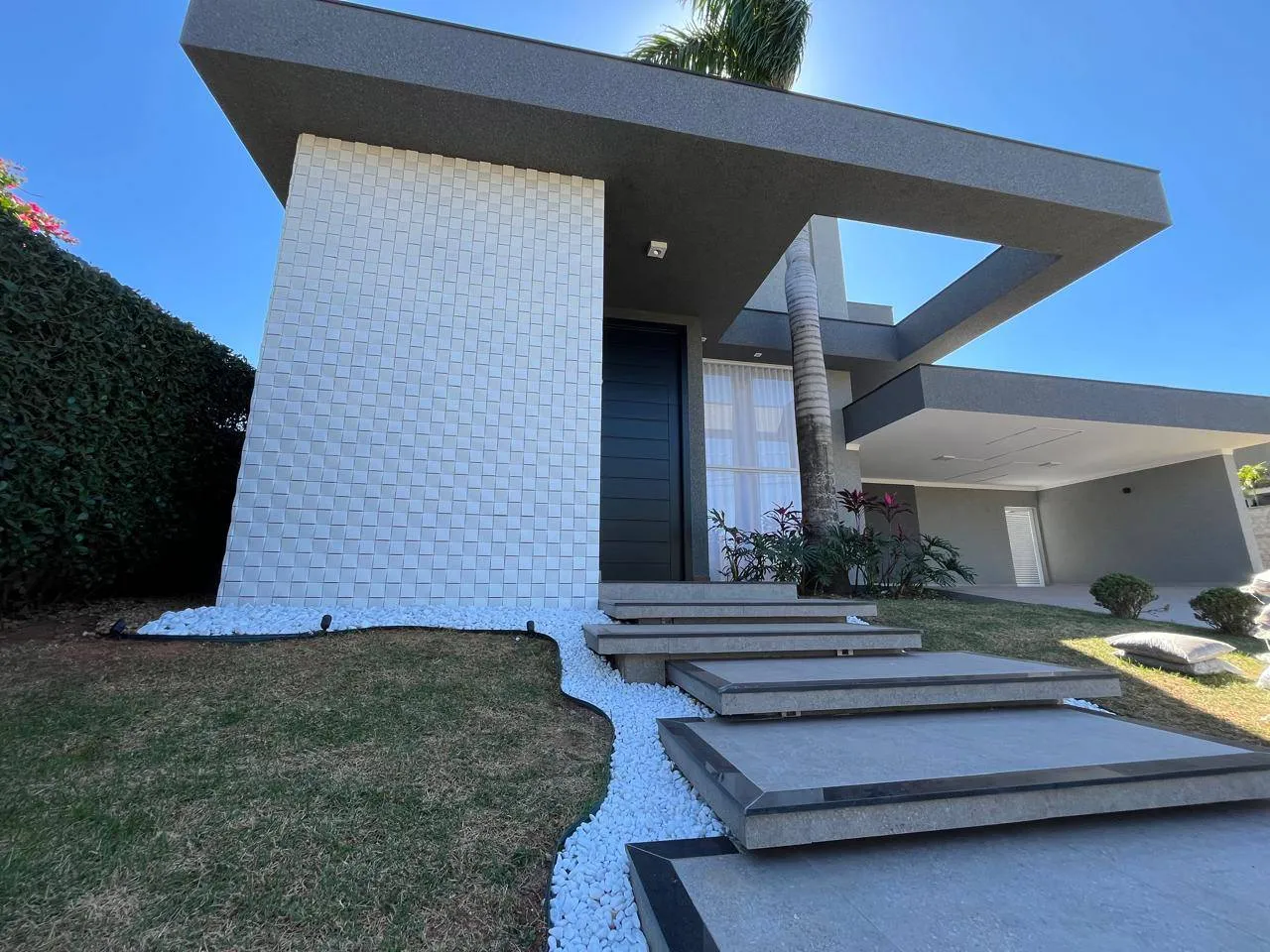 Casa de Condomínio com 4 quartos à venda, 270m² — foto 4 de 43