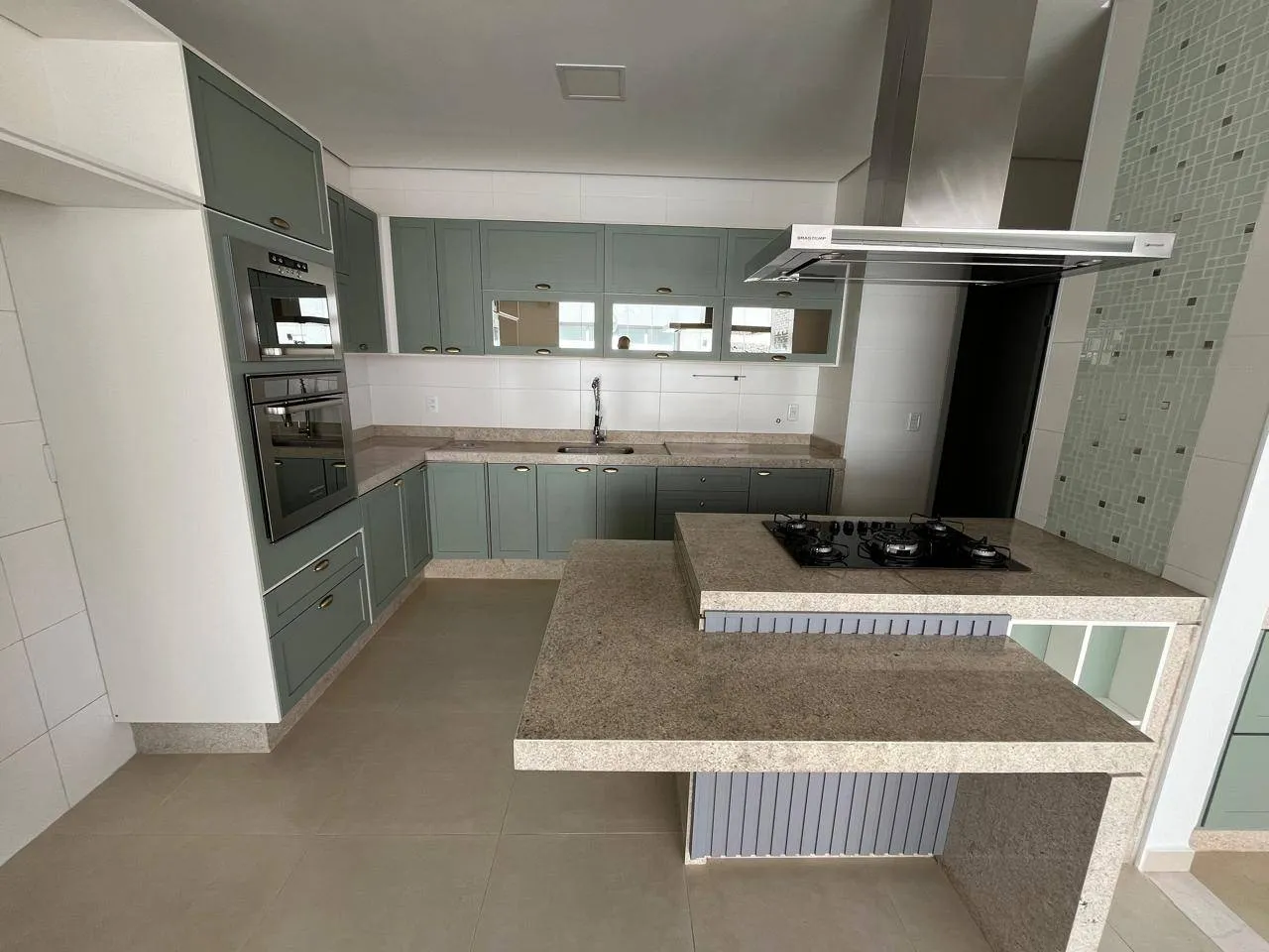 Casa de Condomínio com 4 quartos à venda, 270m² — foto 32 de 43