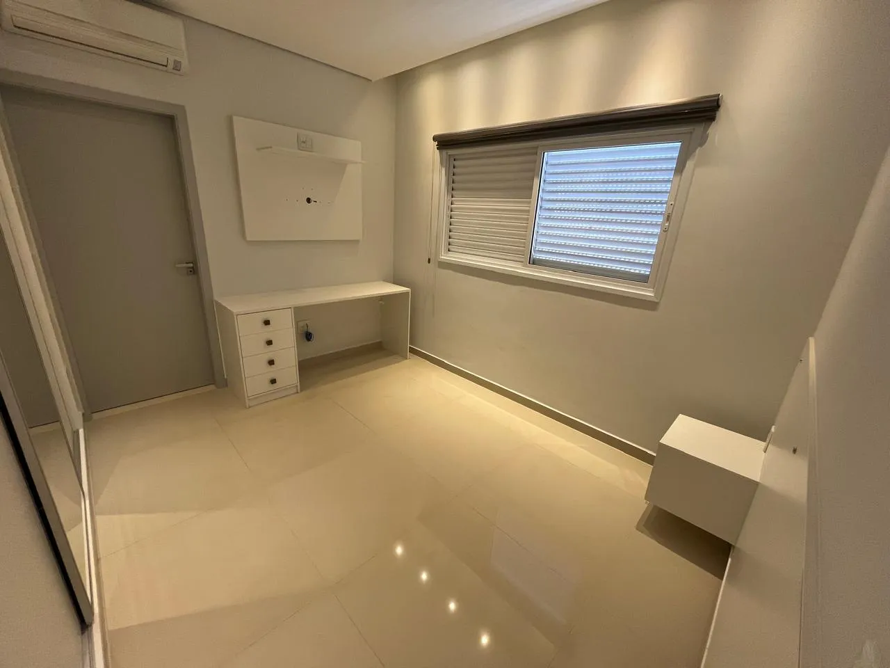 Casa de Condomínio com 4 quartos à venda, 270m² — foto 24 de 43