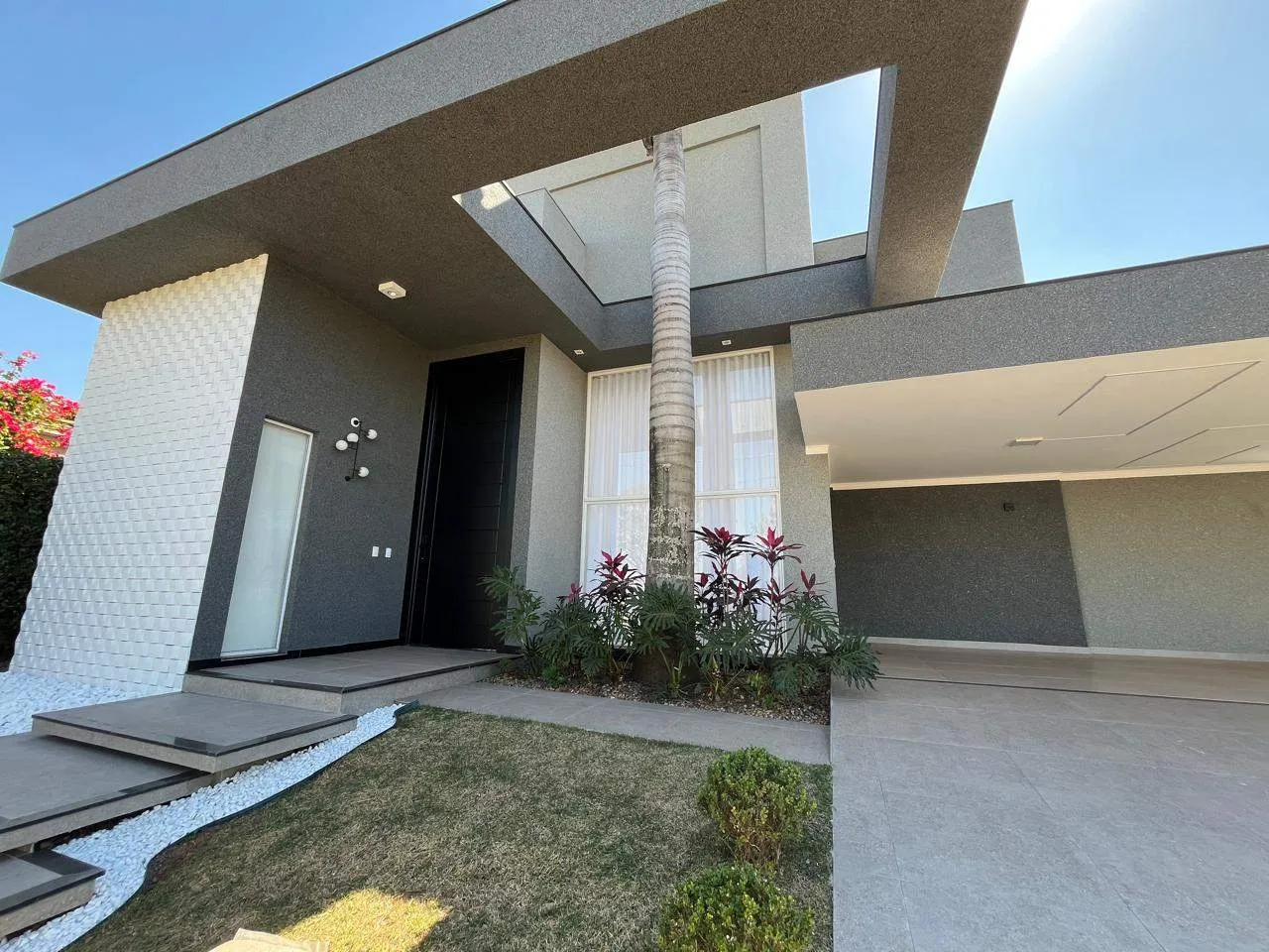 Casa de Condomínio com 4 quartos à venda, 270m² — foto 3 de 43