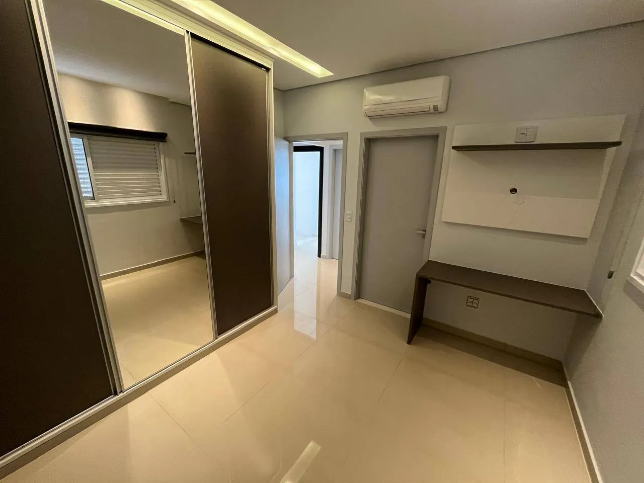 Casa de Condomínio com 4 quartos à venda, 270m² — foto 27 de 43