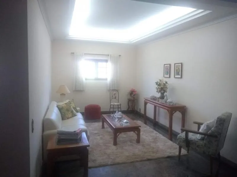 Casa à venda — foto 1 de 2