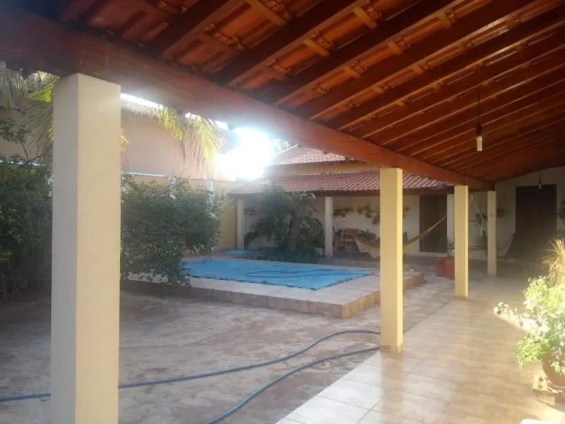 Casa à venda — foto 2 de 2