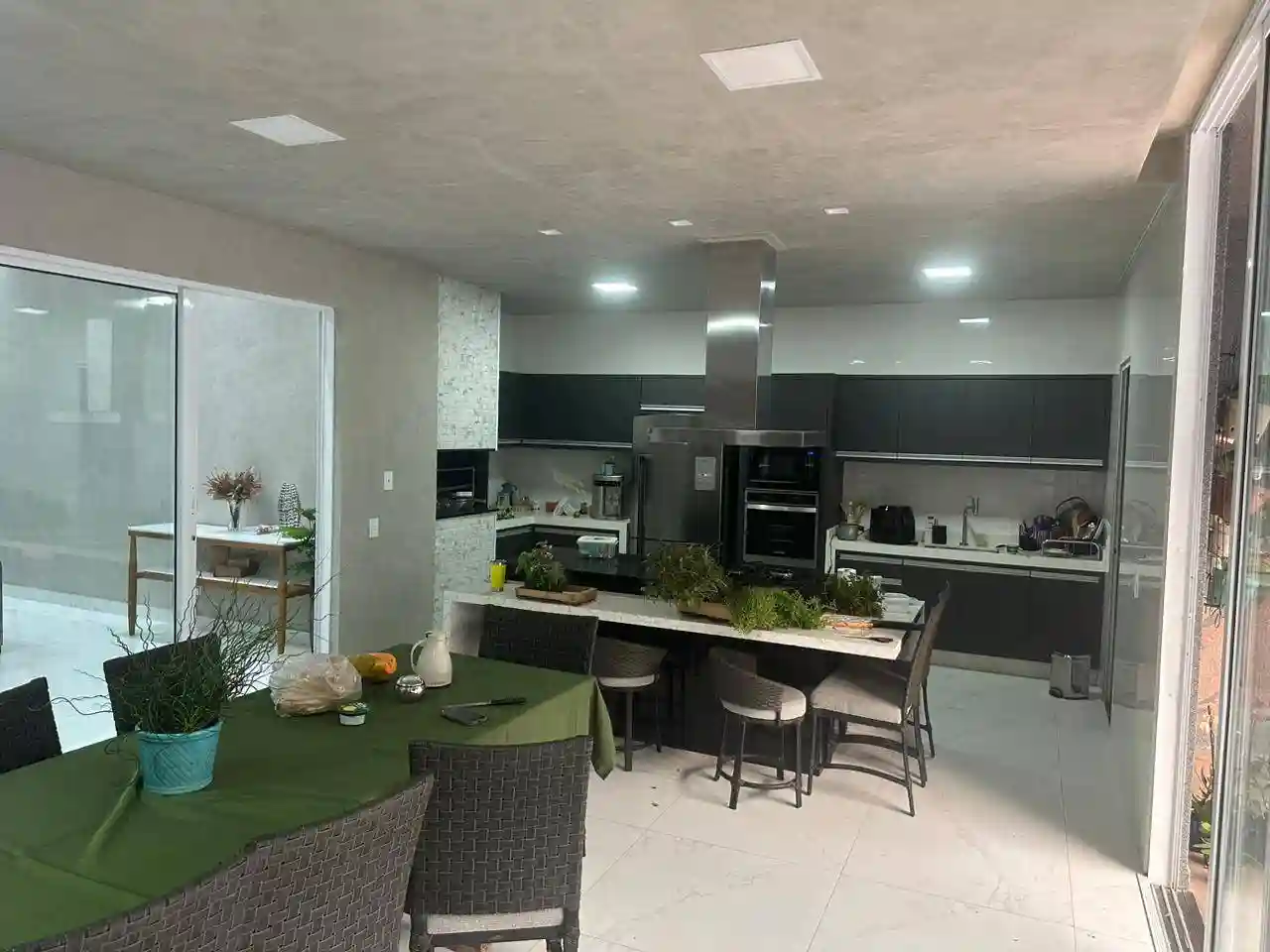 Casa de Condomínio com 3 quartos à venda, 360m² — foto 8 de 13