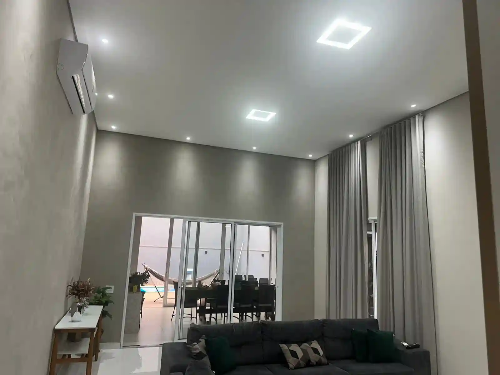 Casa de Condomínio com 3 quartos à venda, 360m² — foto 2 de 13