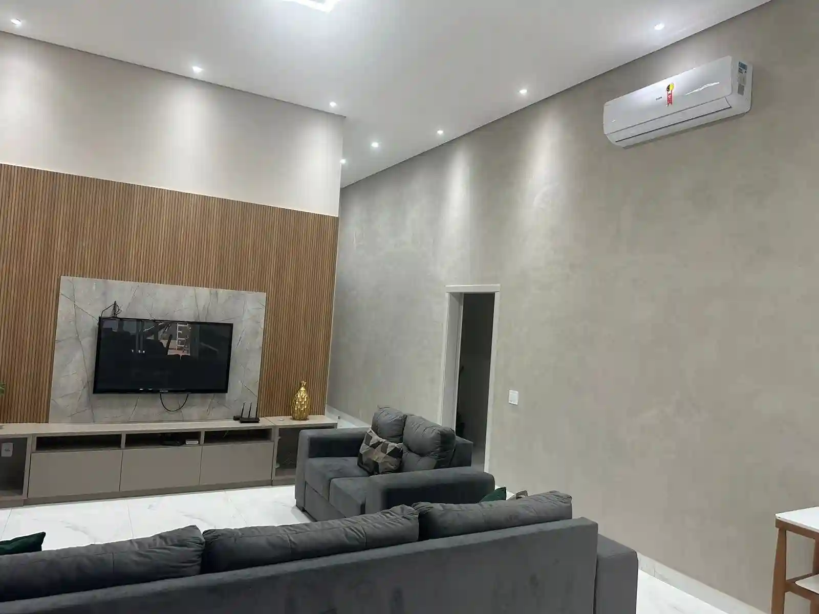 Casa de Condomínio com 3 quartos à venda, 360m² — foto 3 de 13