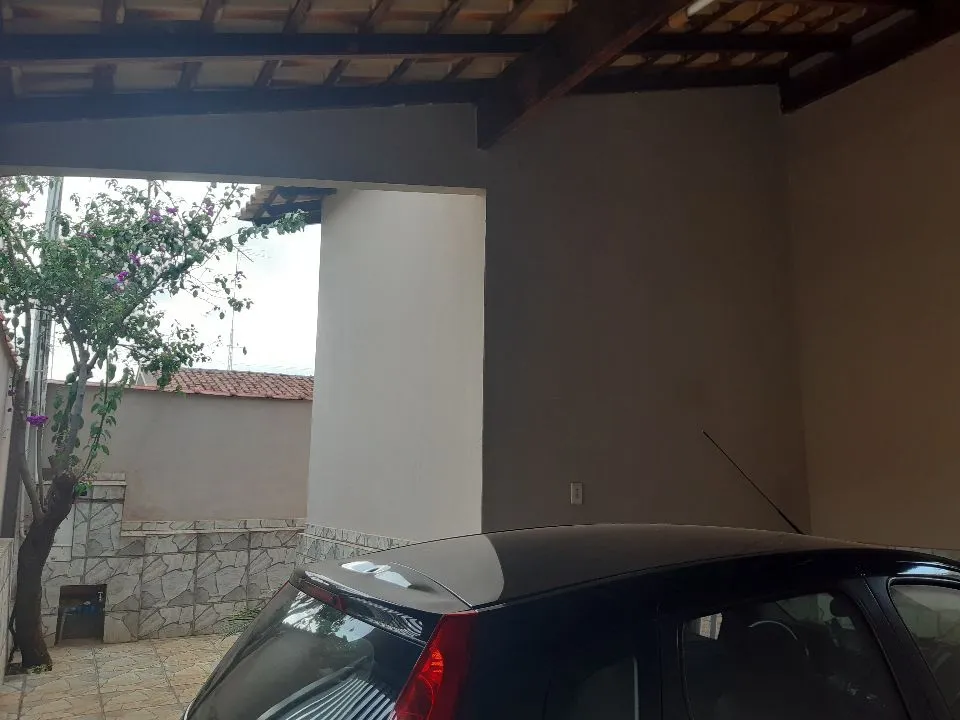 Casa com 3 quartos à venda, 300m² — foto 1 de 7