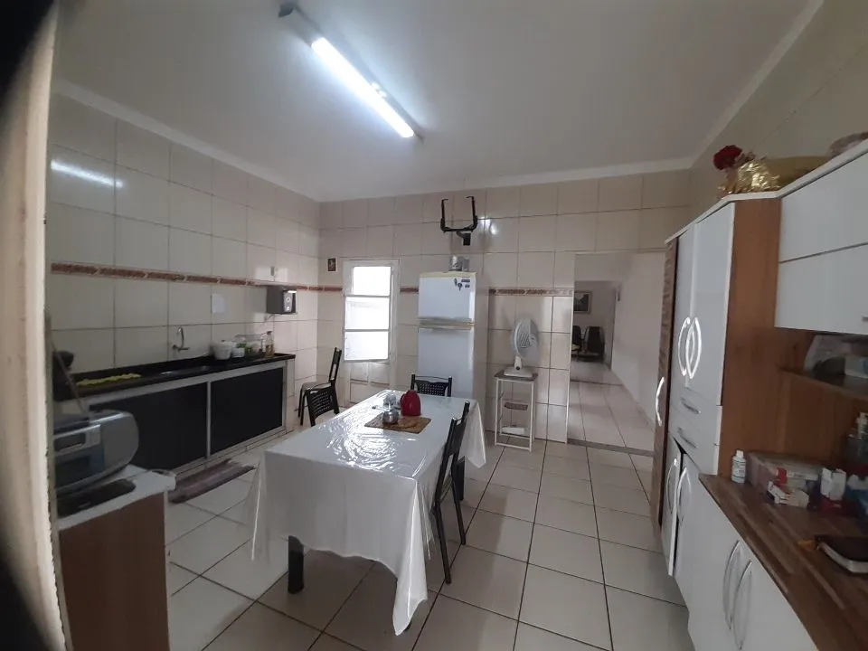 Casa com 3 quartos à venda, 300m² — foto 4 de 7