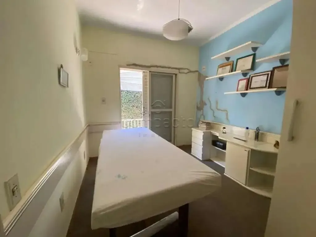 Casa com 3 quartos à venda, 225m² — foto 18 de 43