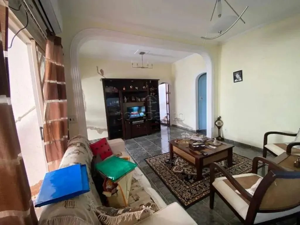 Casa com 3 quartos à venda, 225m² — foto 2 de 43