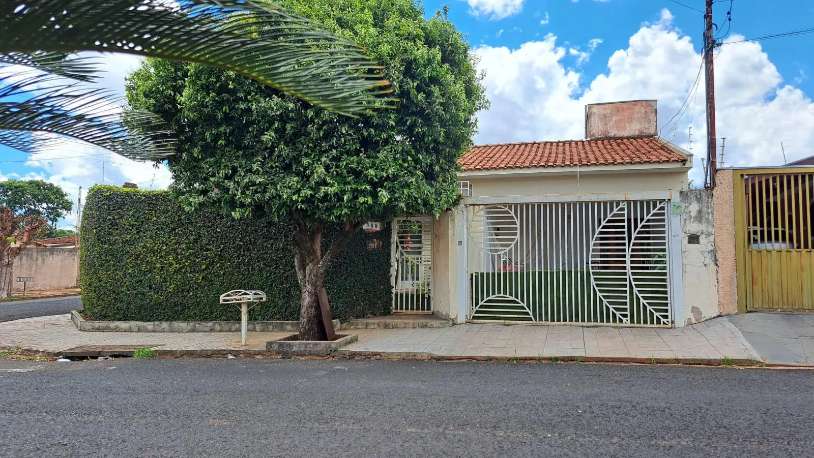 Casa com 3 quartos à venda, 225m² — foto 1 de 43