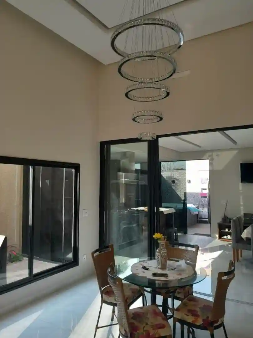 Casa de Condomínio com 3 quartos à venda, 253m² — foto 4 de 8