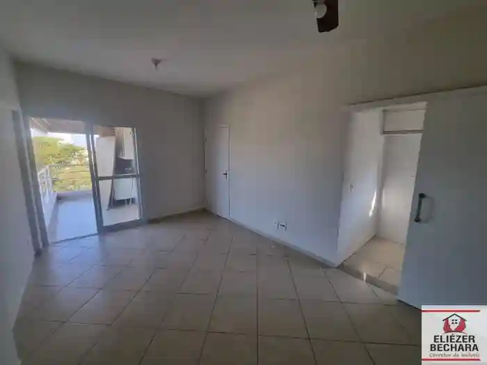 Apartamento com 3 quartos à venda, 90m² — foto 2 de 11