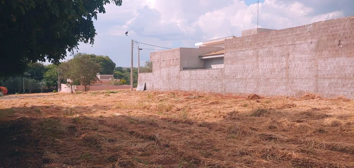 Terreno / Lote / Condomínio à venda — foto 2 de 4