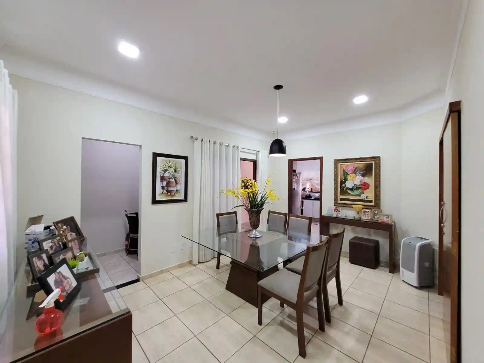 Casa com 3 quartos à venda, 140m² — foto 2 de 6