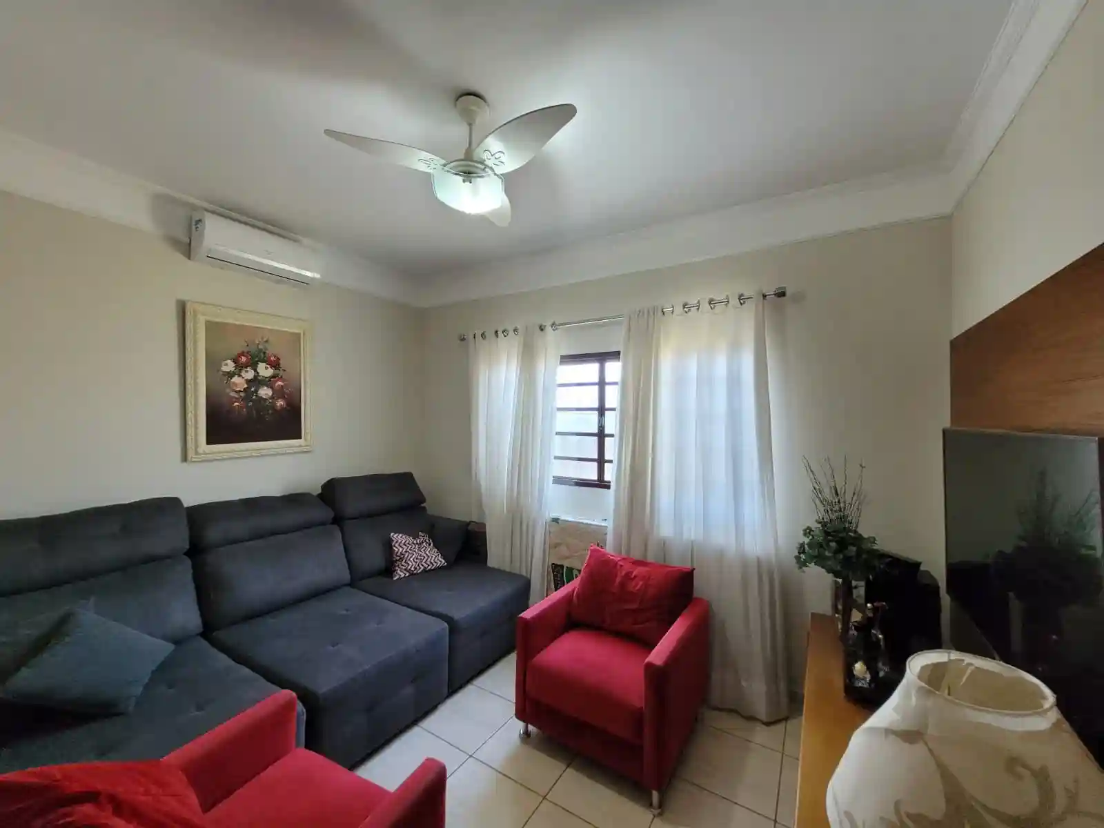 Casa com 3 quartos à venda, 140m² — foto 1 de 6
