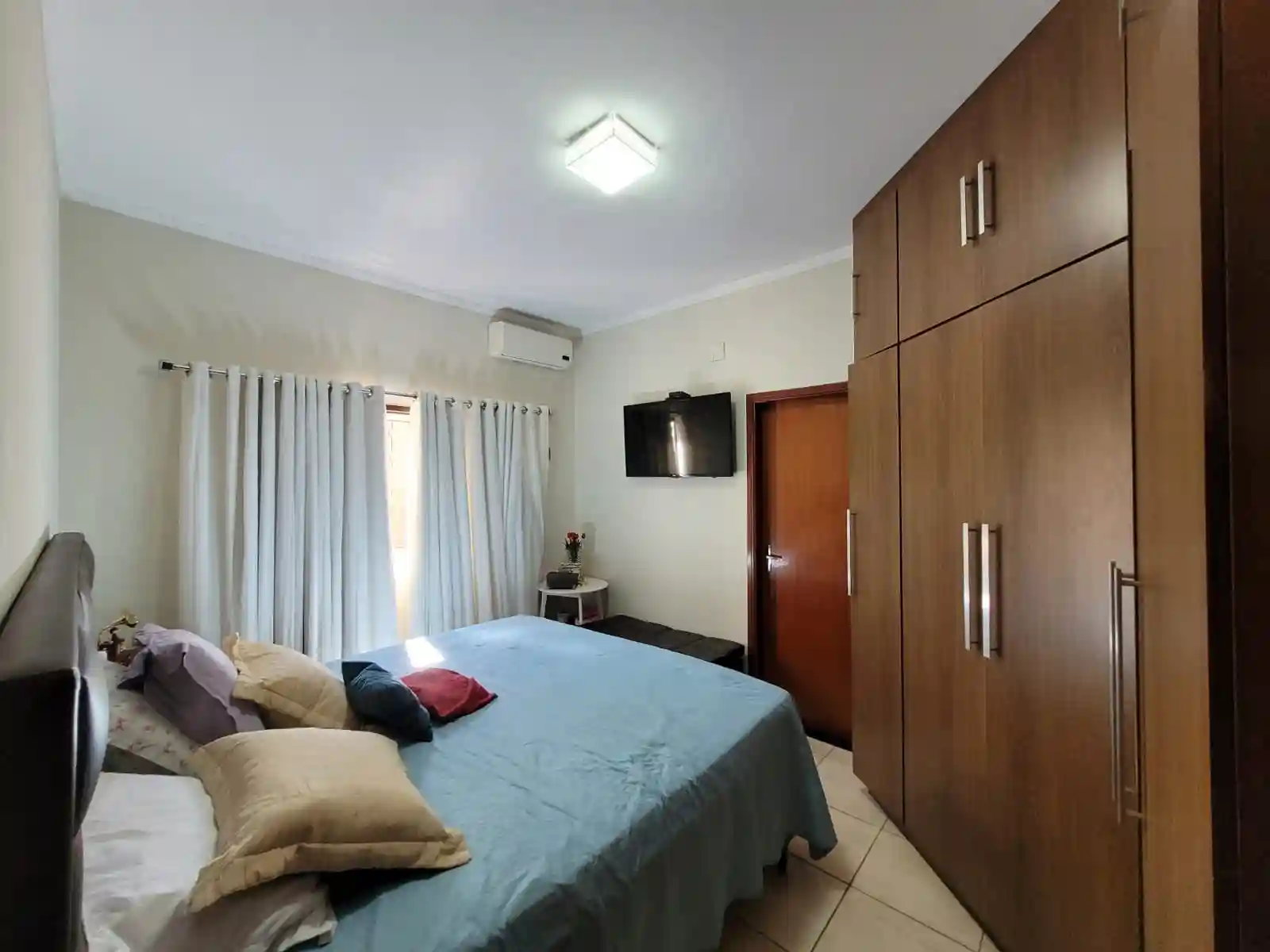 Casa com 3 quartos à venda, 140m² — foto 3 de 6