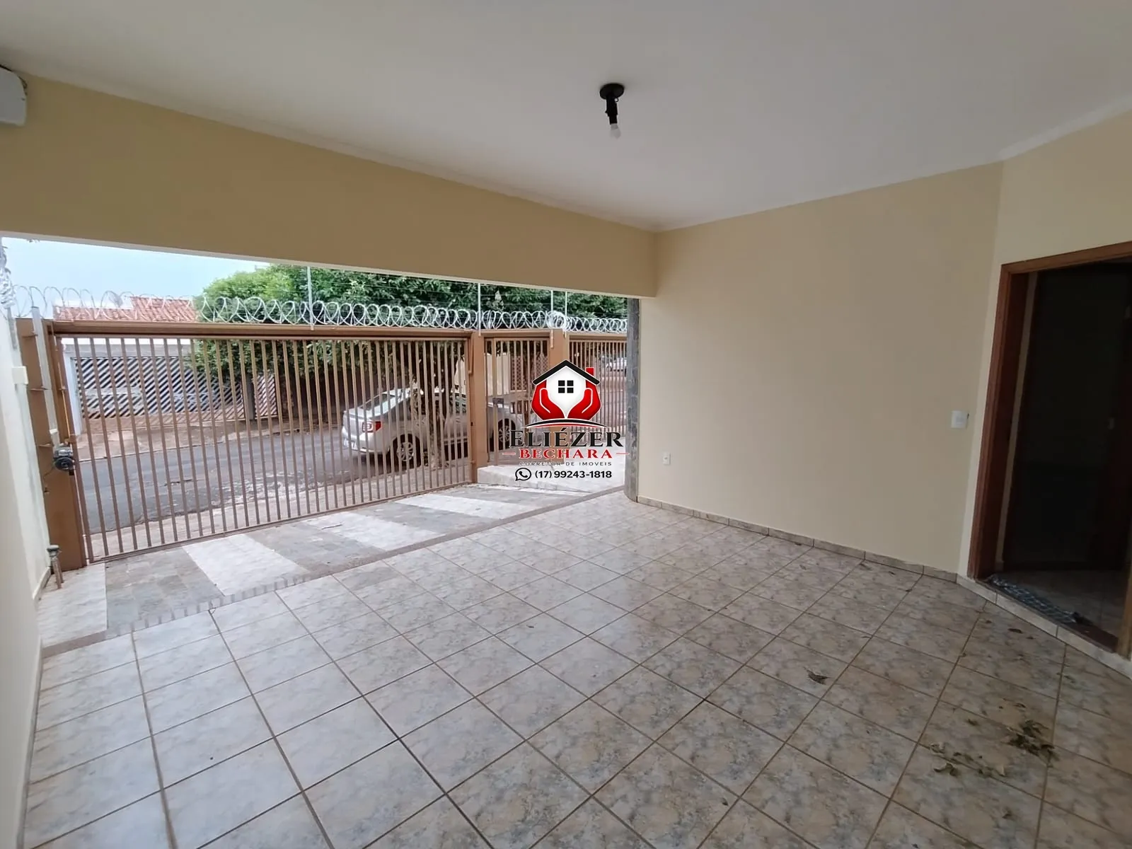 Casa com 3 quartos à venda, 165m² — foto 3 de 35