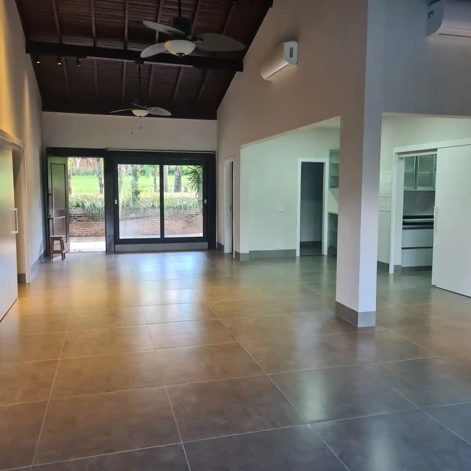 Casa de Condomínio com 4 quartos para aluguel, 1000m² — foto 20 de 27