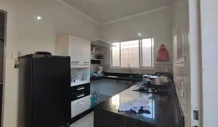 Casa com 1 quarto à venda, 70m² — foto 2 de 12